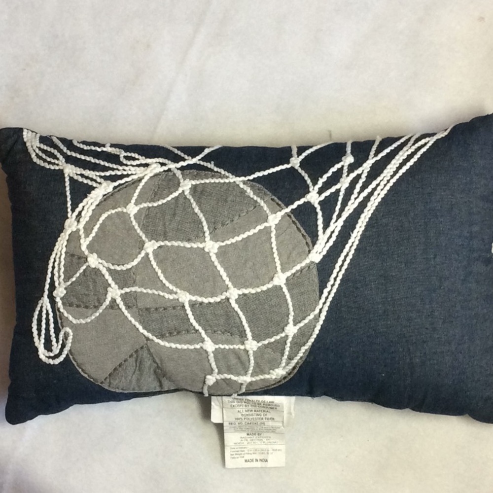 Decorative pillow